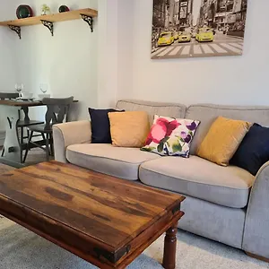 Cosy For Work Or Leisure, Rd&e 20min Walk, Easy Access To City Centre Apartment
